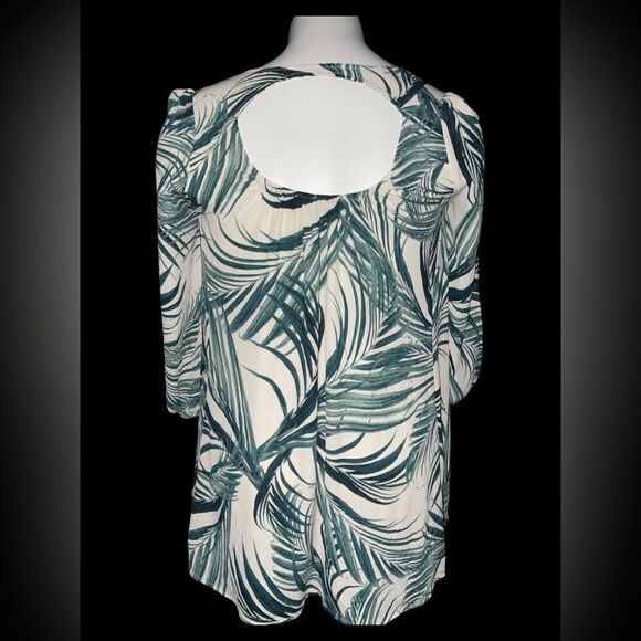 VICI Top White Green tropical medium sheer Silky fabric Layer 3/4 Sleeves - Picture 2 of 6